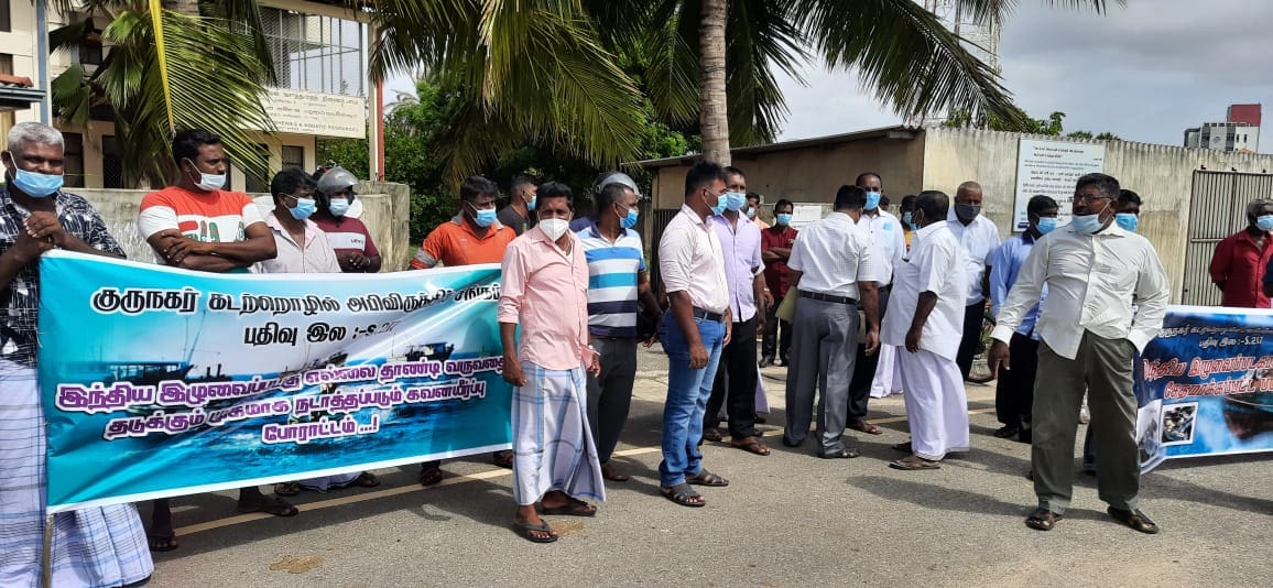 யாழில் மீனவர்கள்