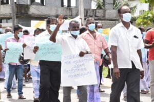 இரசாயன உரம் வேண்டும்: போர்க்கொடி உயர்த்திய மக்கள் 5 Mannar Protest 02