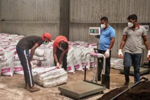 சேதனப்பசளை நிலையத்துக்கு ஜனாதிபதி விஜயம்! 7 242601230 200215065626378 1299000431531882394 n