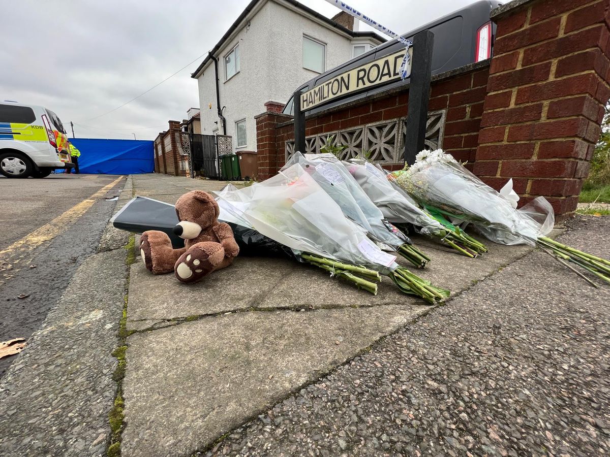 தீயில் கருகிய தமிழ் குடும்பம் -பரிதாபமாக 4 பேர் சாவு!! 3 4