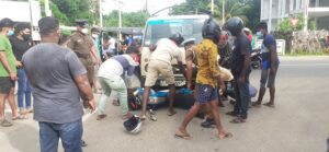 மல்லாகம் விபத்து! - இளைஞர் காயம் 5 VideoCapture 20211122 165116