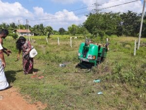 புளியங்குளத்தில் விபத்து : மூவர் காயம் 3 Accident 002 1