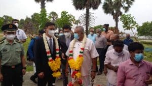 Chinese embassy officials 02