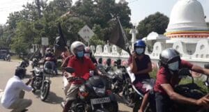 விலை அதிகரிப்பிற்கு எதிர்ப்புத் தெரிவித்து வாகனப் பேரணி!!! 3 trinco 01