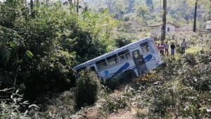 இன்று காலை இடம்பெற்ற விபத்து (படங்கள்) 5 Accident 1