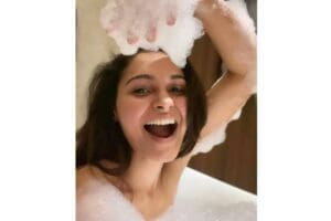 குளிக்கும் புகைப்படத்தை வெளியிட்ட ஆண்ட்ரியா (படங்கள்) 6 Andrea 01 1