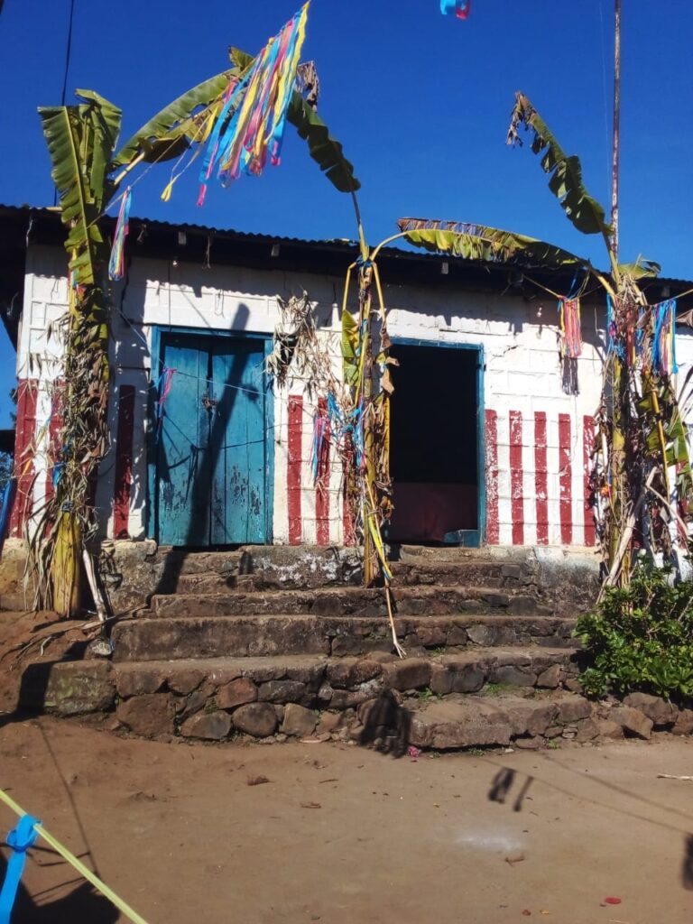 ஒரே இரவில் மூன்று ஆலயங்களில் கொள்ளை!! 5 a3f08746 53e9 4f9f 90c2 8cbe1be76a97