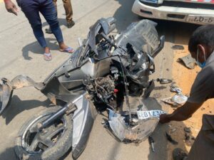 ஹன்டர் - மோட்டார் சைக்கிள் விபத்து - இளைஞன் பலி 3 01 2 1 1