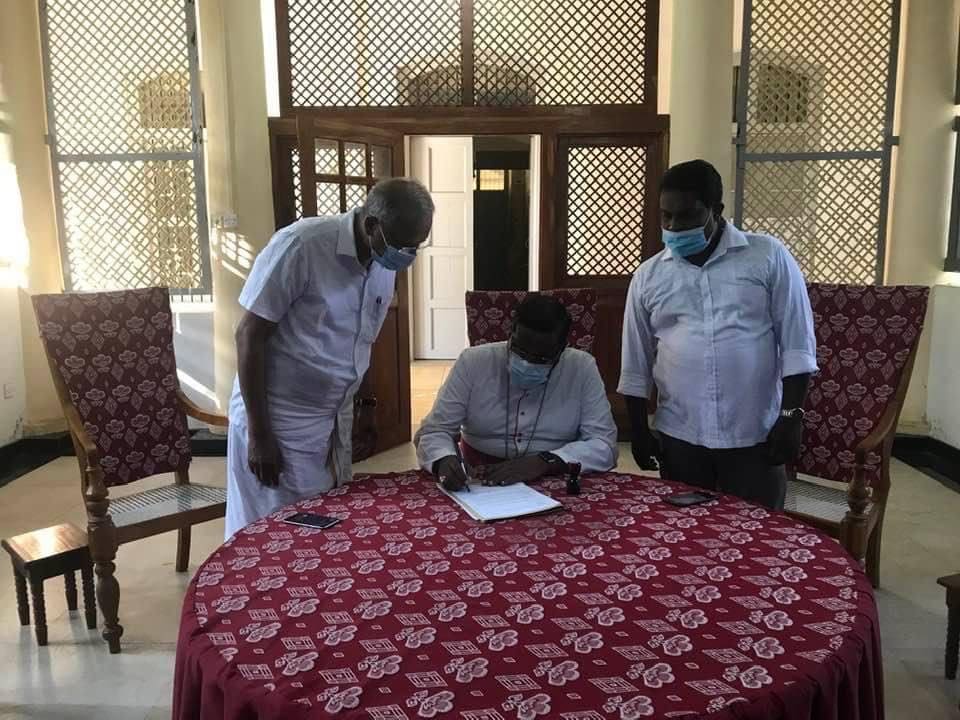 கையெழுத்து வேட்டையில் சமயத்தலைவர்களும்!! 7 IMG 4444