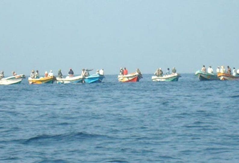 இலங்கை மீனவர்கள் 6 பேர்