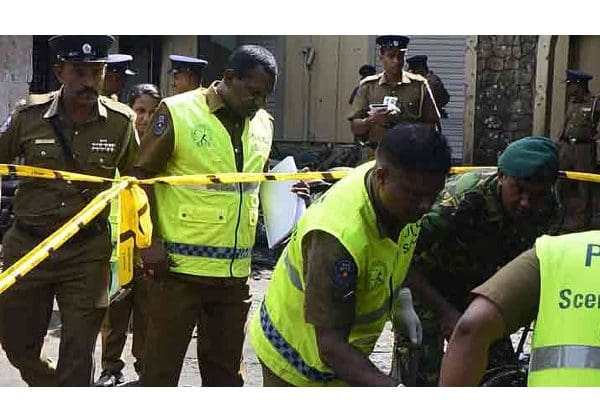 கோடரியால் தாக்கிப் படுகொலை