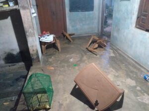 மீண்டும் தாக்கப்பட்ட வலிதென்மேற்கு பிரதேச சபை உறுப்பினர் வீடு!! 7 WhatsApp Image 2022 03 06 at 6.49.41 PM 2