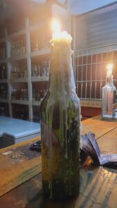 மெழுகுவர்த்தி வெளிச்சத்தில் இயங்கும் மதுபானசாலைகள்! 3 WhatsApp Image 2022 03 30 at 10.39.05 PM