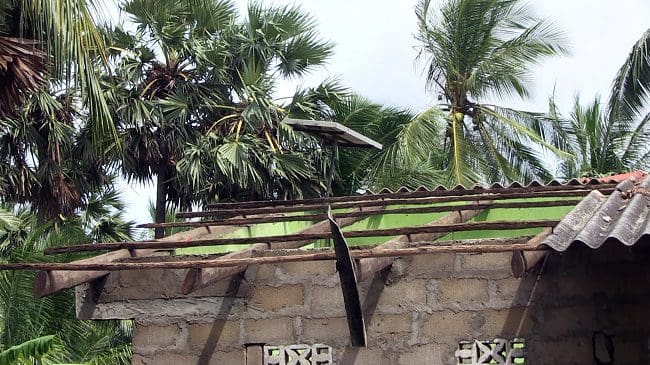 கிளிநொச்சியில் சுழல் காற்றால்