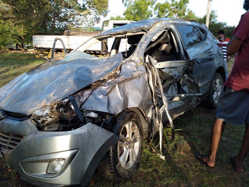 கார் விபத்து