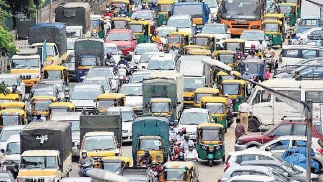 காலி மாத்தறை பிரதான வீதி முடக்கம்