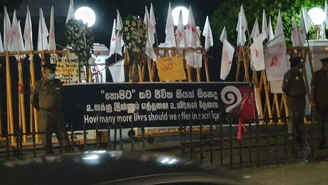 போராட்டக்காரர்களை விரட்டியடிக்கத் திட்டம்! - பொன்சேகா குற்றச்சாட்டு 1 அலரி மாளிகை 1
