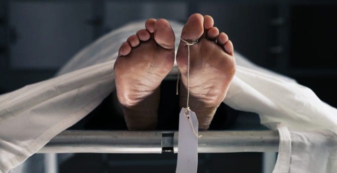 தூக்கில் தொங்கிய நிலையில் நோயாளி சடலமாக மீட்பு! 1 சடலமாக மீட்பு