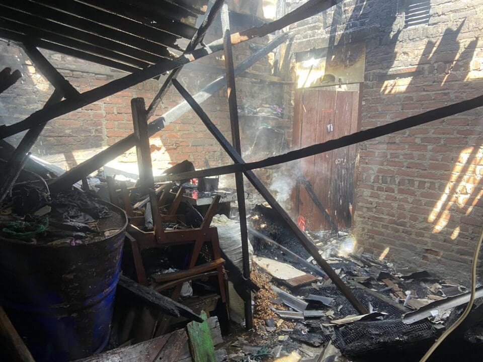 சாய்ந்தமருதில் தீ விபத்து மூன்று வீடுகள் சேதம்