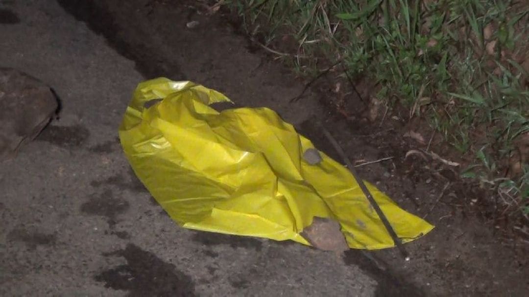 புதைக்கப்பட்ட நிலையில் குடும்பஸ்தரின் சடலம் 1 1