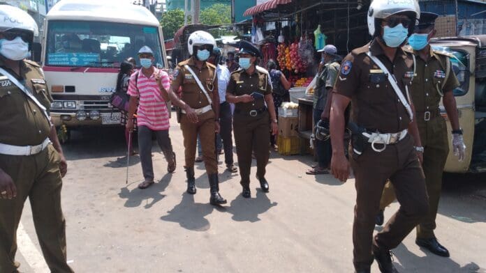 இளவாலையில் வழிப்பறிக் கொள்ளையில் ஈடுபட்ட இருவர் சிக்கினர்! 1 யாழில் வழிப்பறிக் கொள்ளையில் ஈடுபட்ட இருவர் சிக்கினர்