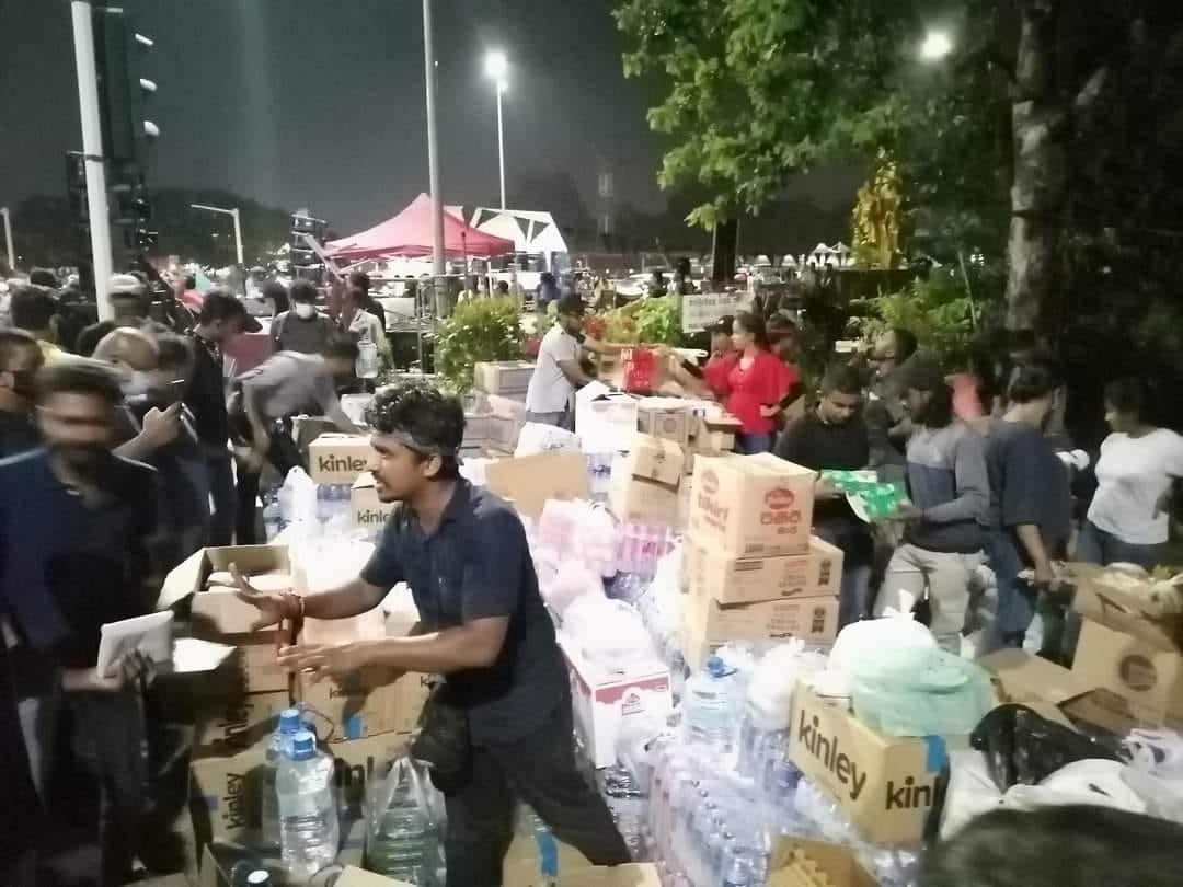 நாடாளுமன்ற வளாகத்தில் 'ஹொரு கோ கம' உதயம்! 8 1 2