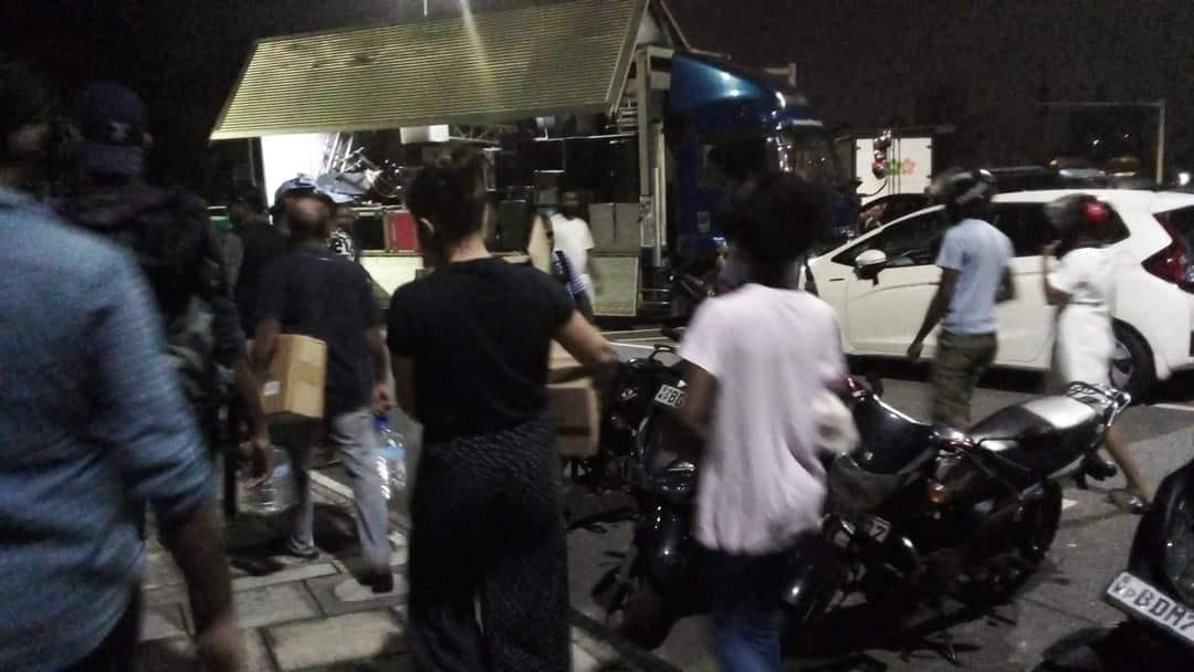 நாடாளுமன்ற வளாகத்தில் 'ஹொரு கோ கம' உதயம்! 9 3 1