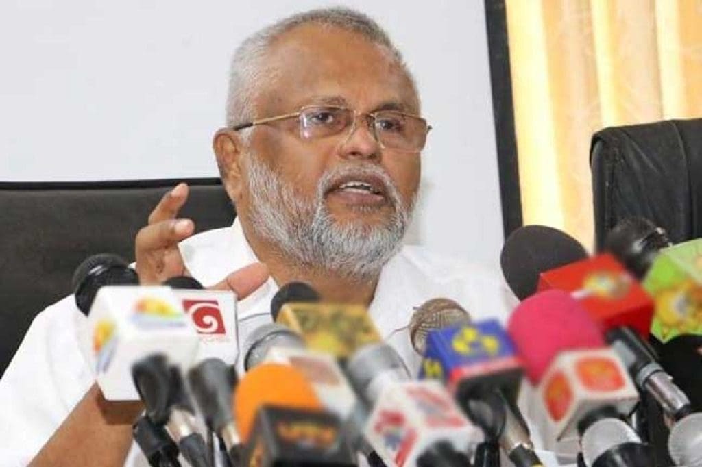 டக்ளஸ் அமைச்சராகப் பதவியேற்பு