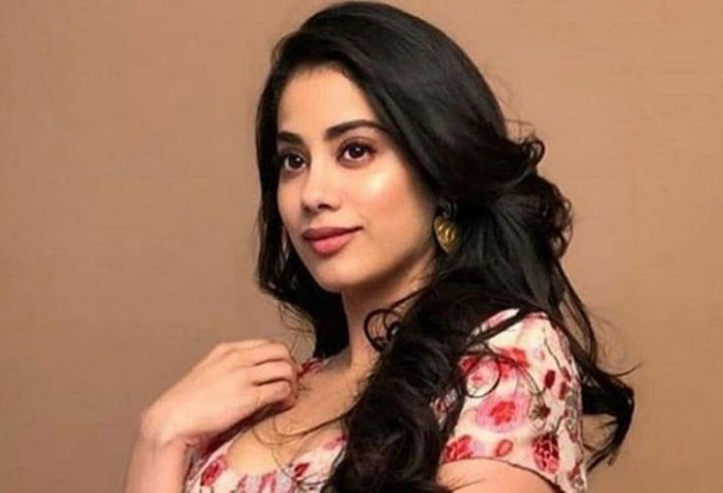 201908231843404480 Jhanvi Kapoor Targets Movie SECVPF