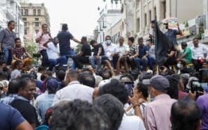 பதவி விலகுக! - எதிர்க்கட்சியினர் போராட்டம்! 5 WhatsApp Image 2022 06 30 at 10.11.35 PM