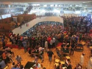 ஈராக் நாடாளுமன்றம் பொதுமக்கள் வசம்! 3 296239493 616068993215284 3957528724098639694 n