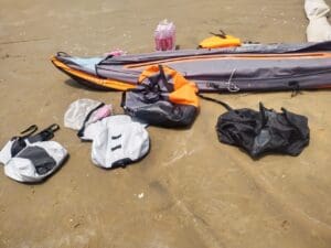 தமிழகத்தில் கரையொதுங்கிய மர்ம படகு - விசாரணைகள் ஆரம்பம் 3 45 2