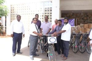 யாழ் போதனா சுகாதார பணியாளர்களுக்கு துவிச்சக்கர வண்டிகள்! 5 IMG 4c4f1764f1e3aaa5c03f5c0672df1cbb V