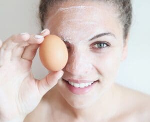 சரும அழகுக்கு - வாரம் ஒரு முறை முட்டை வெள்ளைக்கரு பேஸ் பேக் 4 egg face masks for beautiful skin m 1