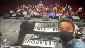 அமெரிக்காவில் ஒலித்த 'பொன்னி நதி' - ஏ.ஆர்.ரஹ்மான் அசத்தல் 3 rahman ponninadhi182022m