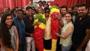 படக்குழுவினருடன் பிறந்தநாள் கொண்டாடிய வடிவேலு! 4 d 2