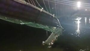 மேம்பாலம் இடிந்து விழுந்ததில் 100இற்கும் மேற்பட்டோர் பலி 5 312066278 542416977893176 4334758524974262090 n