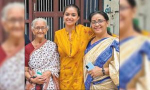 பூர்வீக வீட்டில் கீர்த்தி! 3 1796236 ke