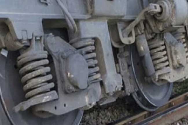 1677937015 1677930288 train pili panima L