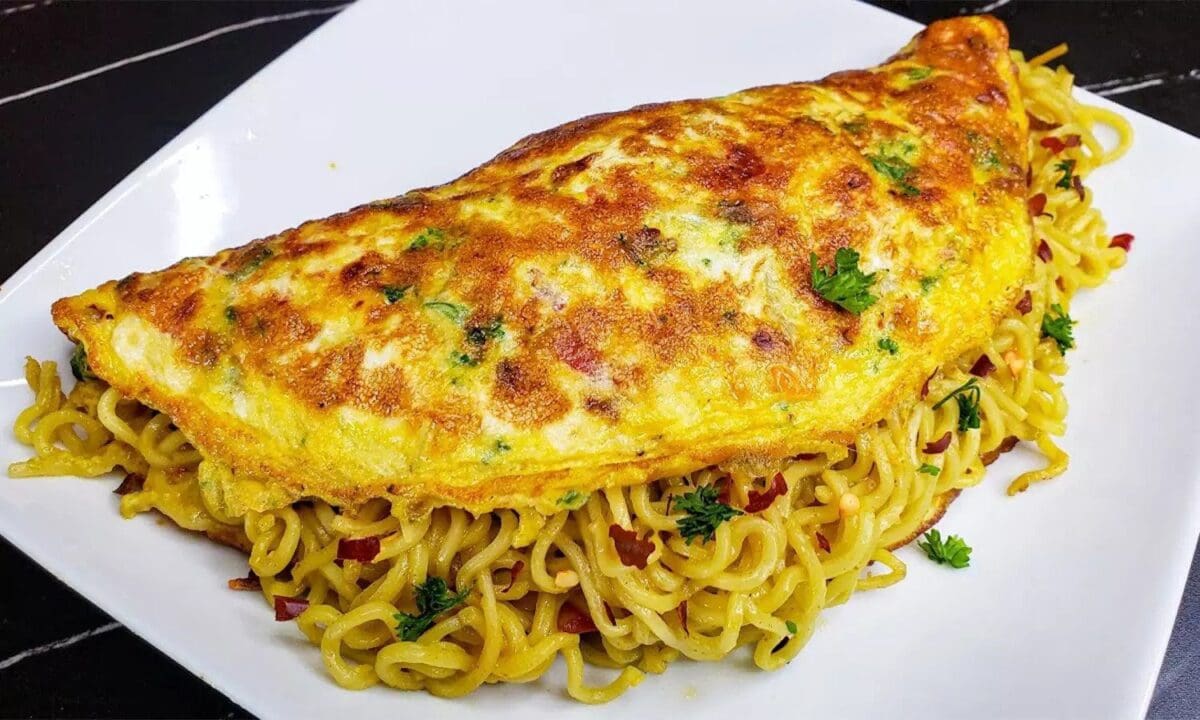 Maggi Noodles Omelet