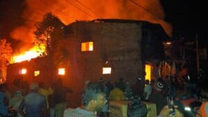 கொட்டகலையில் தீ விபத்து - ரூ.3 கோடி நட்டம் 11 image 8a85285775