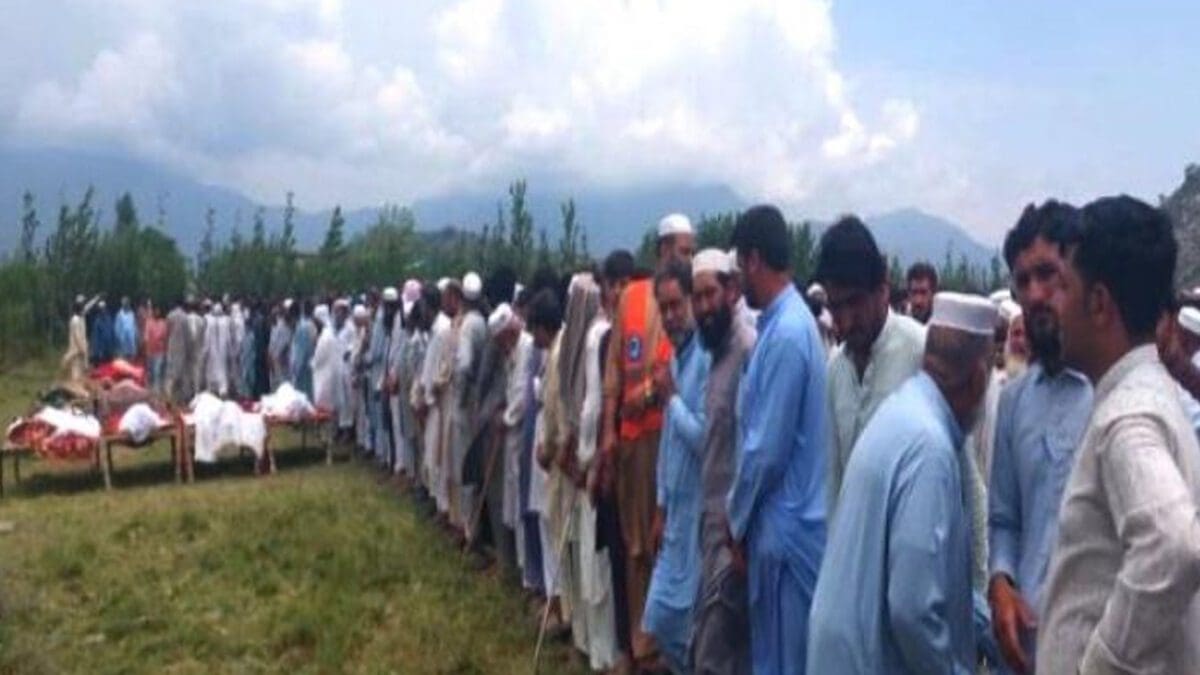 பாகிஸ்தானில் குடும்ப பிரச்சினையால் 9 பேரை சுட்டுக் கொன்ற உறவினர்கள்