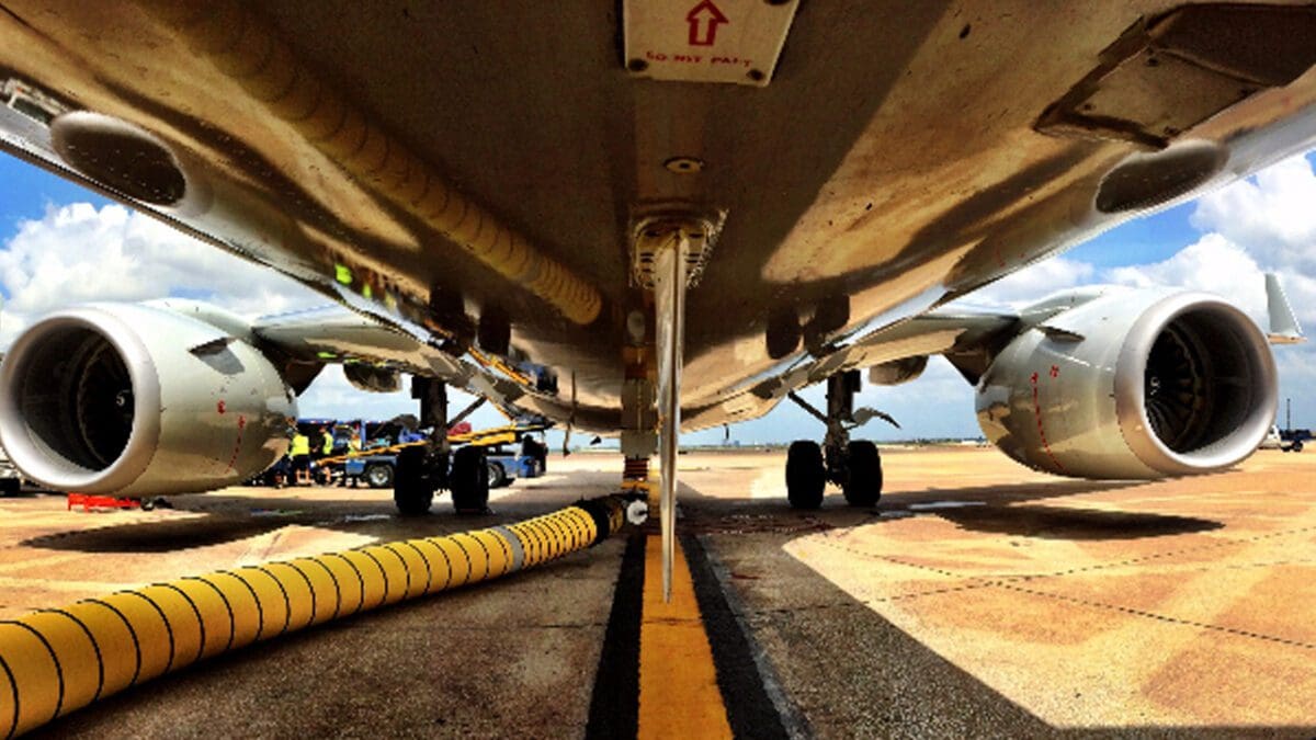 கட்டுநாயக்கவில் 300 பயணிகளின் உயிரை காப்பாற்றிய விமானி