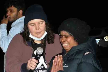 இலங்கைக்கு நாடு கடத்தப்படவுள்ள தமிழ் இளைஞன் - கதறும் தாய்