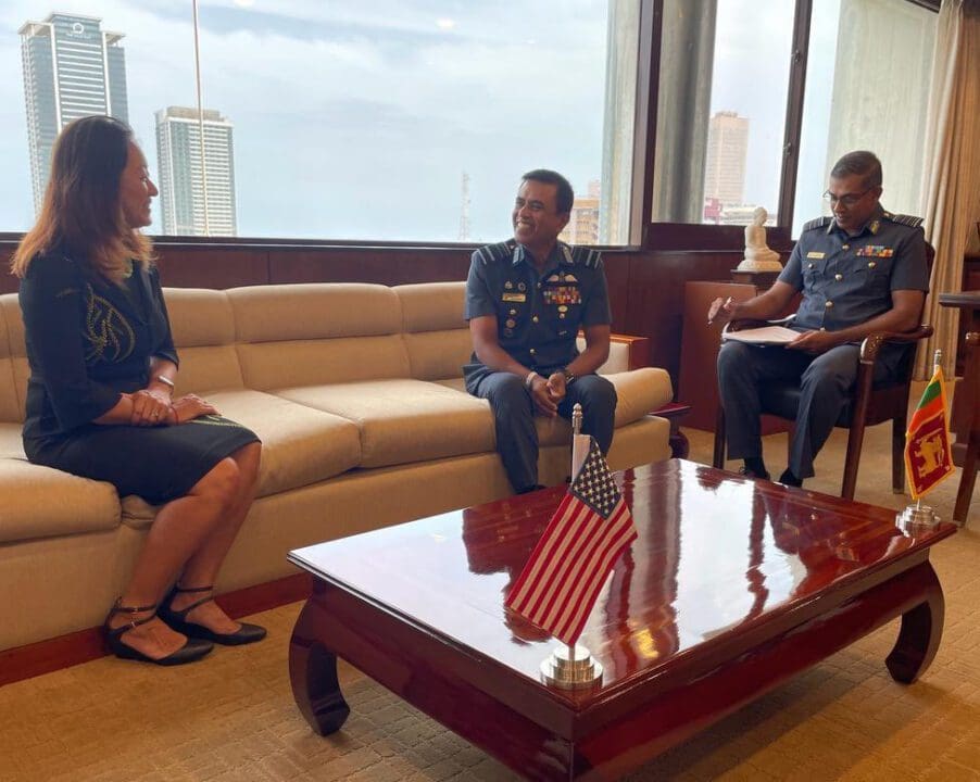 இலங்கையின் புதிய விமானப்படை தளபதிக்கு அமெரிக்க தூதுவர் வாழ்த்து