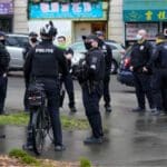 அமெரிக்க இளைஞர்கள் மத்தியில் வெடித்த மோதல்!! சுட்டுத்தள்ளப்பட்ட துப்பாக்கி குண்டுகள்