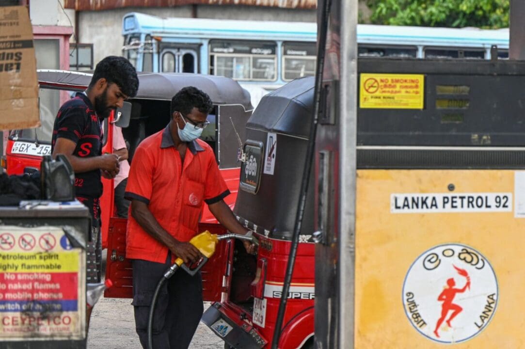 இலங்கையில் எரிபொருளின் விலையில் திடீர் மாற்றம்!