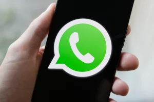 நள்ளிரவில் செயழிலந்த WhatsApp செயலி