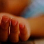 குழந்தையின் சடலத்துடன் நோயாளர் காவு வண்டியில் காத்திருந்த தாய்: எழுந்த குற்றச்சாட்டு