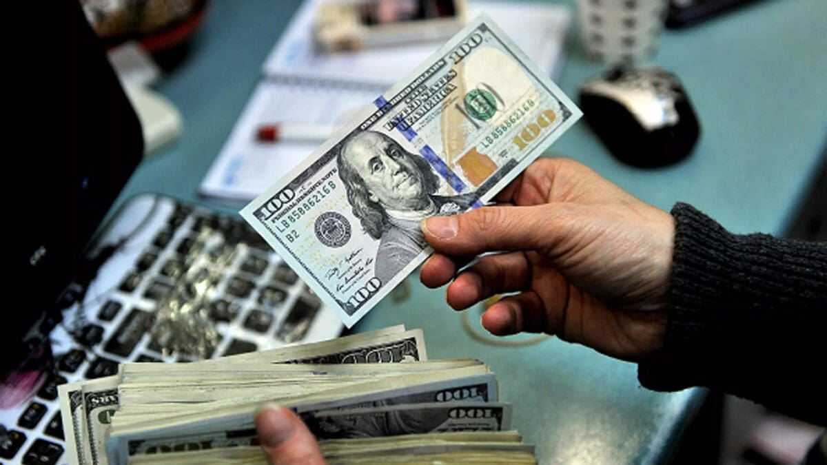 ஒரே வாரத்தில் பாரிய சரிவை சந்தித்தது இலங்கை ரூபா! உயரும் டொலரின் பெறுமதி